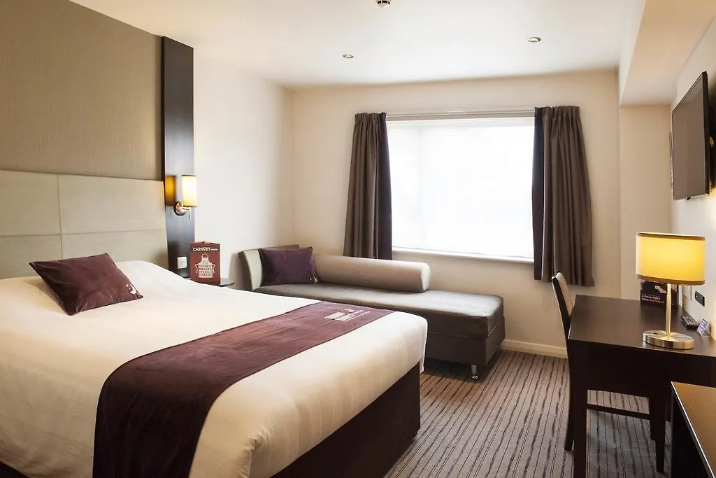 Premier Inn Luton Town Centre-1