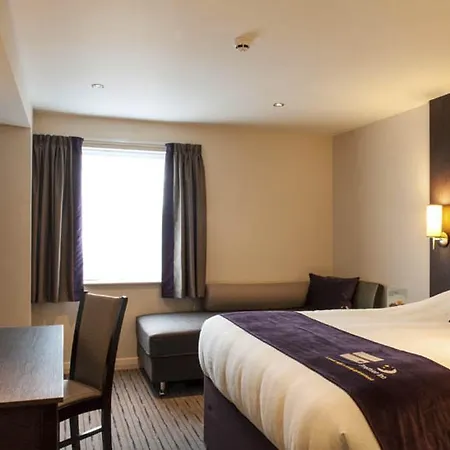 Premier Inn Luton Town Centre-3