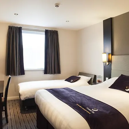 Premier Inn Luton Town Centre-2